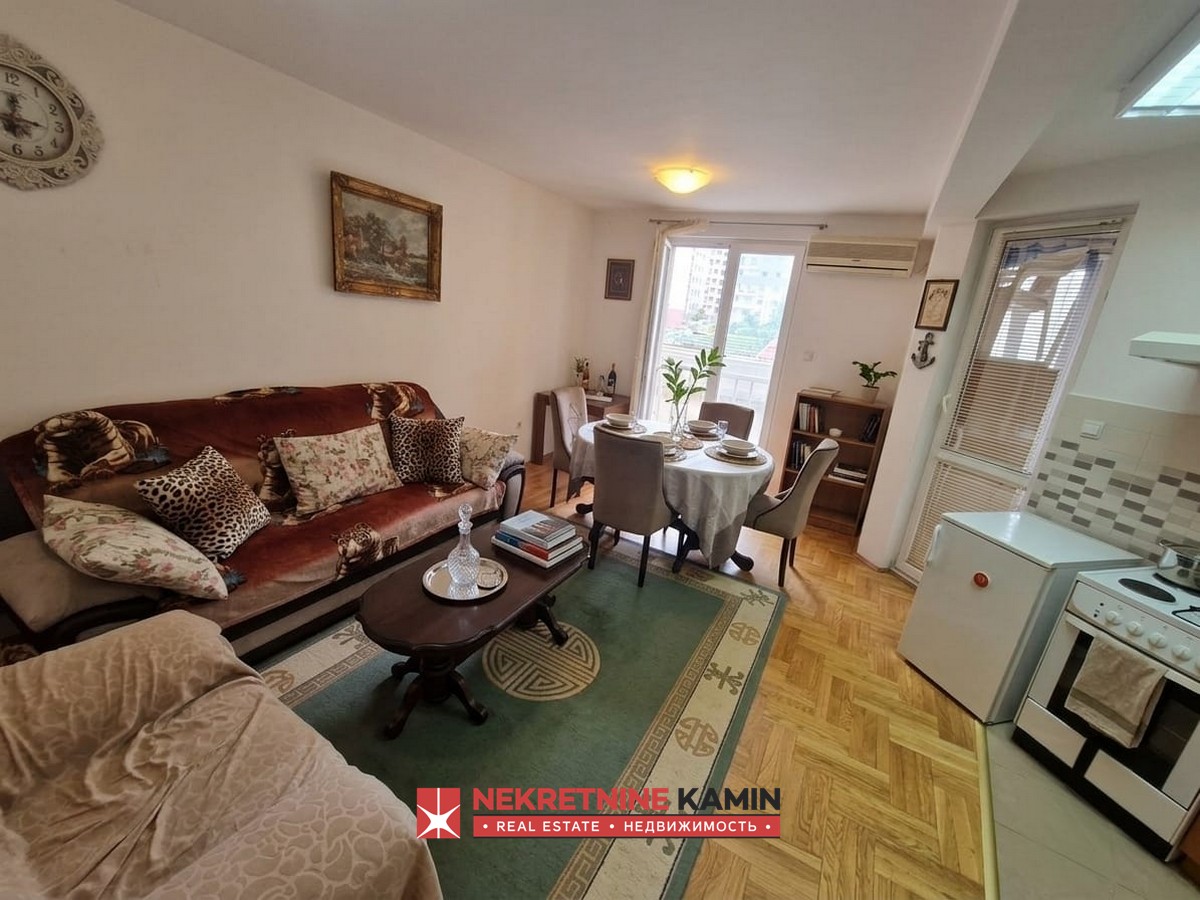 Na prodaju jednosoban stan 47m² – Rozino, Budva, u blizini Caffe Brera